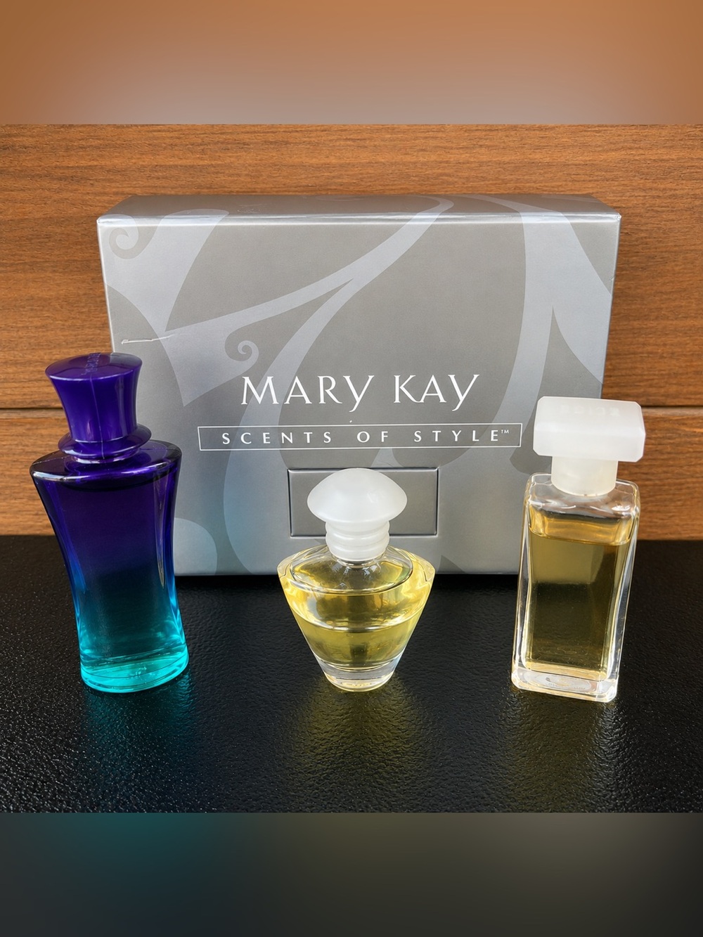 Mary Kay Scents of Style Mini Collection - Full bottles - Picture 2 of 6